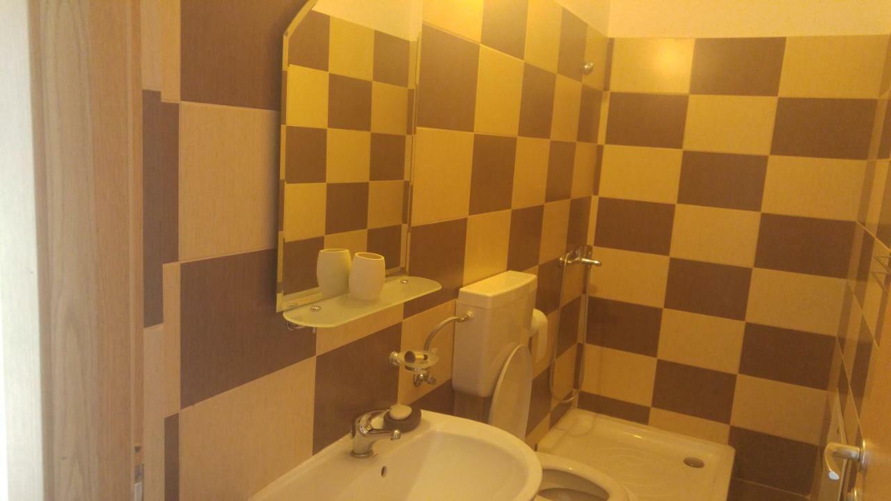 Отель Pensiunea Casa Vanatorului Oteleni Экстерьер фото