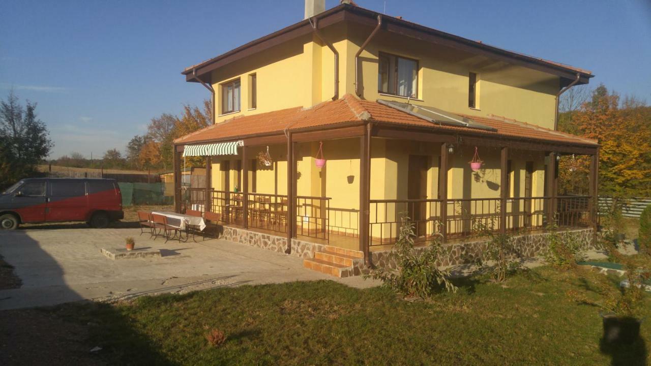 Отель Pensiunea Casa Vanatorului Oteleni Экстерьер фото